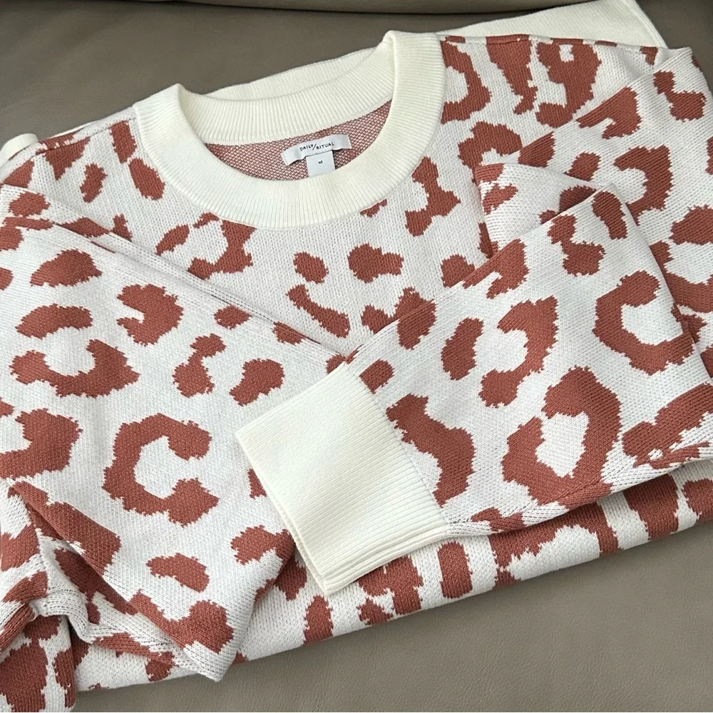 🔴CLEARANCE NEW DAILY RITUAL SZ XL CREAM TAN LEOPARD PRINT PULLOVER SWEATER - Picture 2 of 8